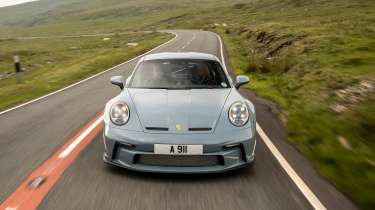 Porsche 911 S/T – front